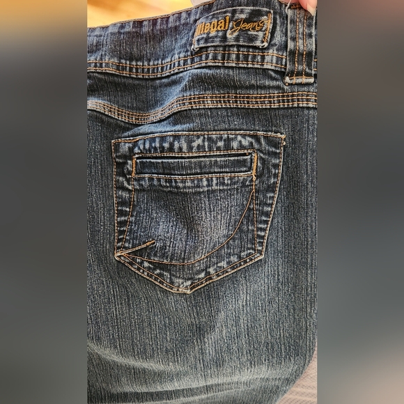 Illegal Jeans Blue Denim Capris 2 Button Closure High Rise Women Sz 18 - Picture 8 of 11